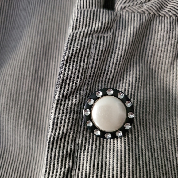 Black and White Jacket - Picture 7 of 7